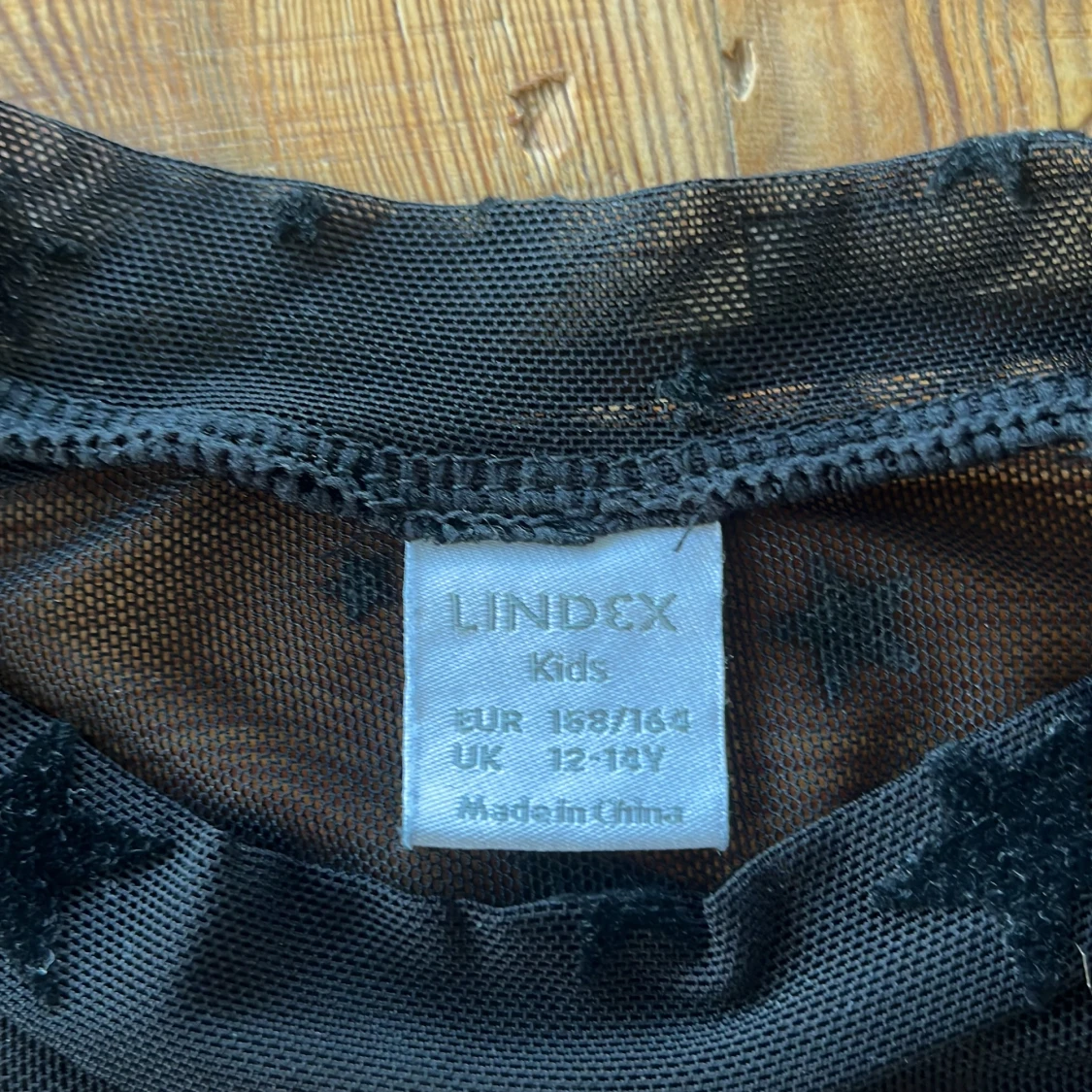 Genomskinlig tröja men stjärnor  - 91