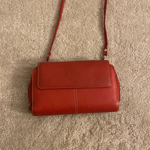 Buxton väska - Röd buxton väska.💗 pris diskuteras💗