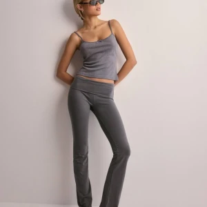 Yoga pants - Brun aktiga yoga pants från nelly is xs!💕 använda 1 gång. 