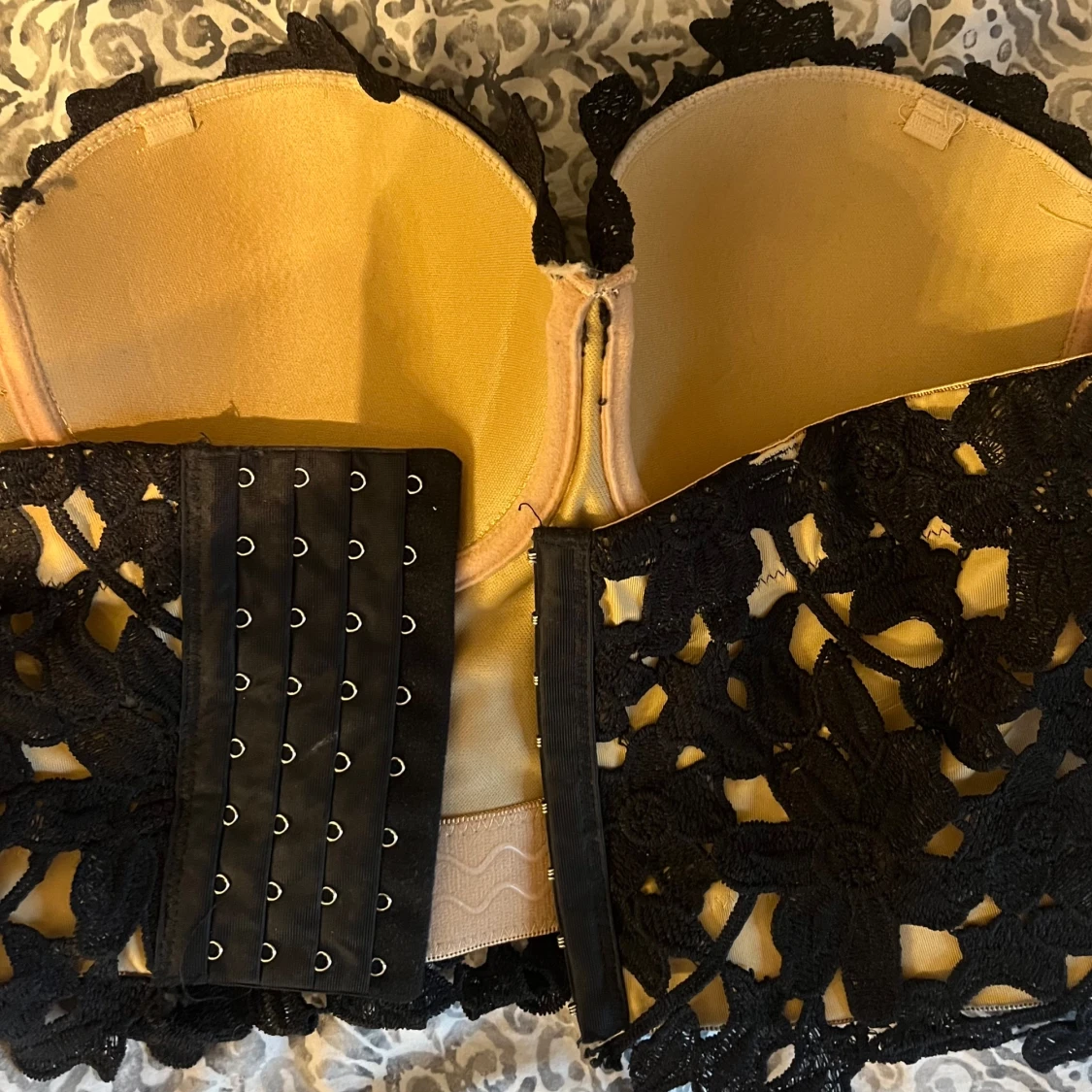 Söt topp med lace  - 91