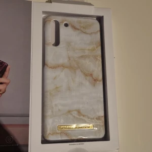 Mobilskal  - Skal till samsung galaxy s21+. Oanvänd 