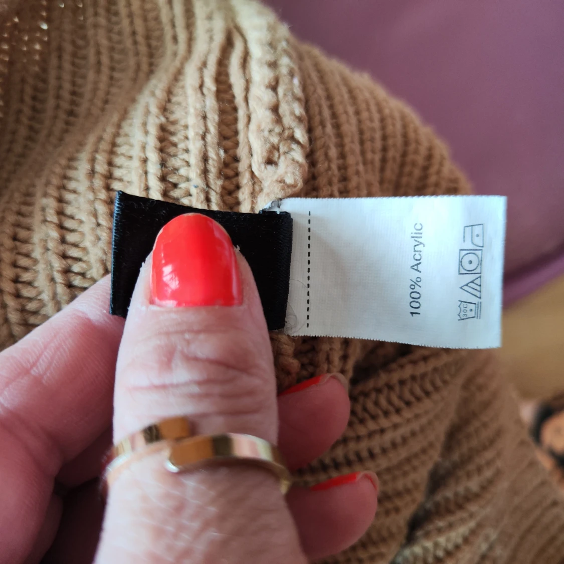 Beige stickad tröja - 91