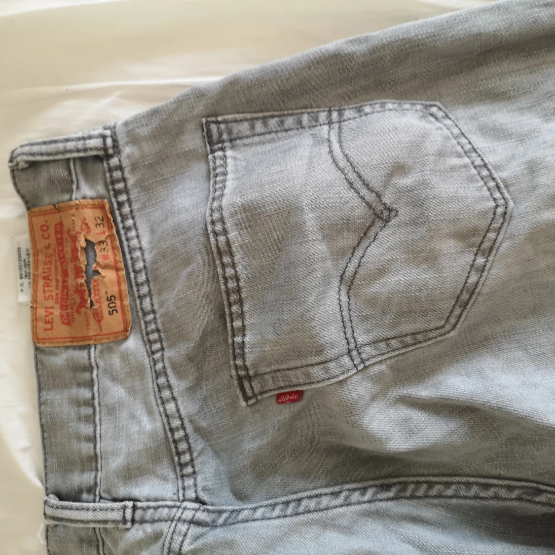 Gråa raka Levis jeans - 91