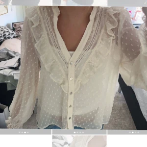 Vit blus  - Vit blus från zara aldrig använt 