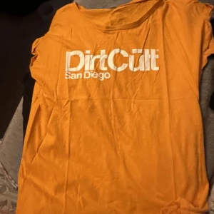 Durtcült t-shirt - Fint skick 