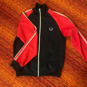 Fred Perry Jumper - Fred Perry zip up Size S