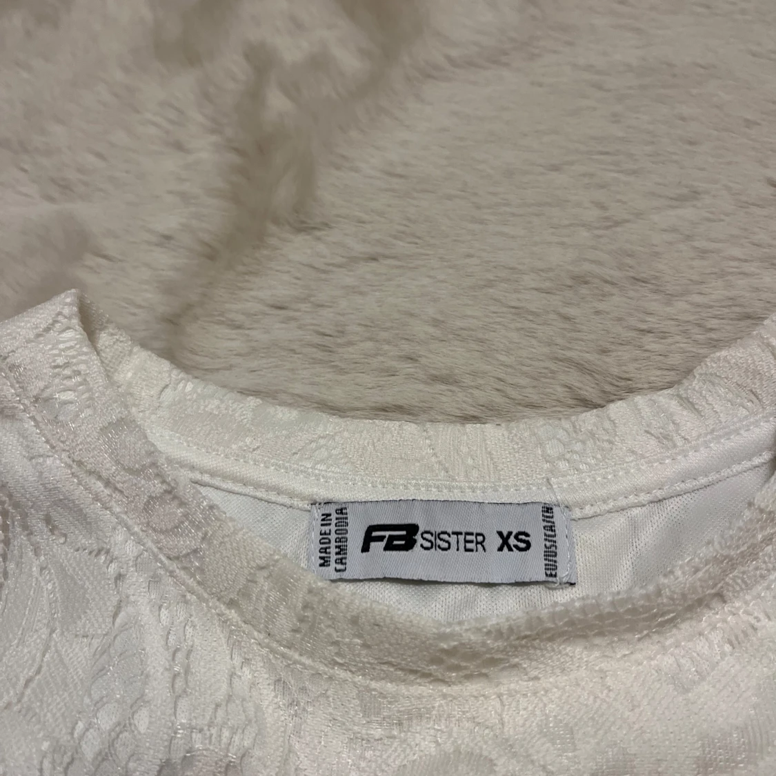 Vit spetsblus från FB Sister - 91