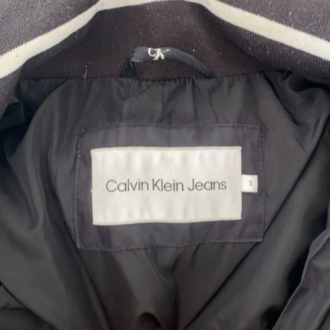 Svart dunjacka från Calvin Klein Jeans - 90