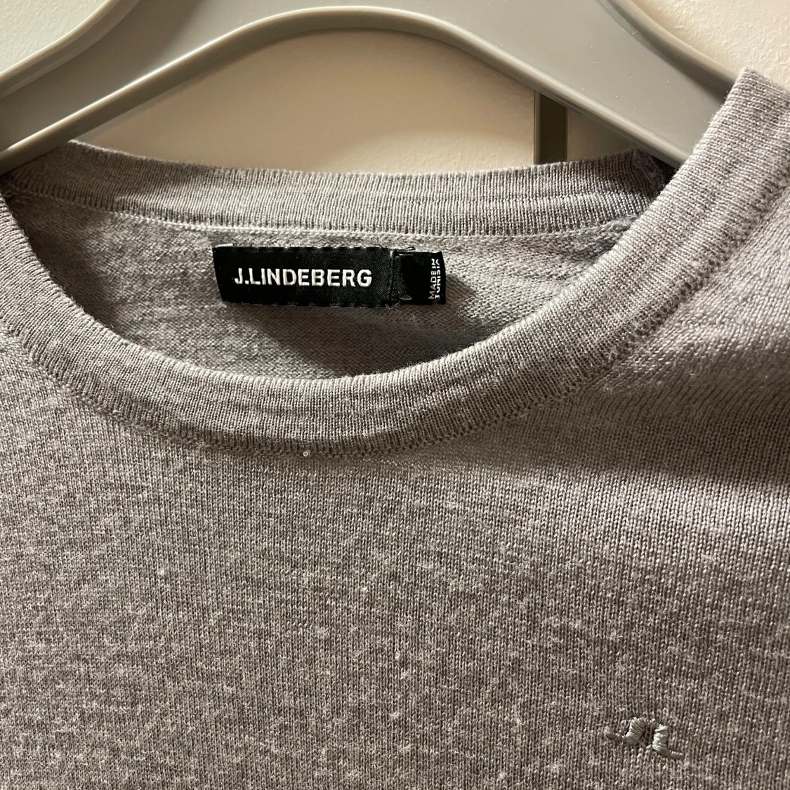 Grå tröja från J.Lindeberg - 91