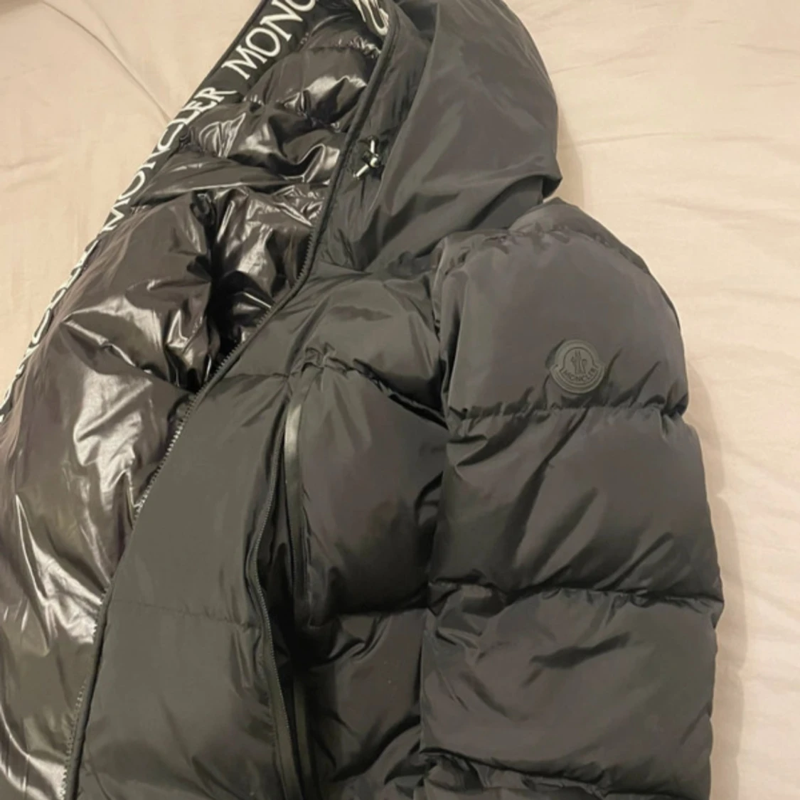 Svart dunjacka från Moncler - 90