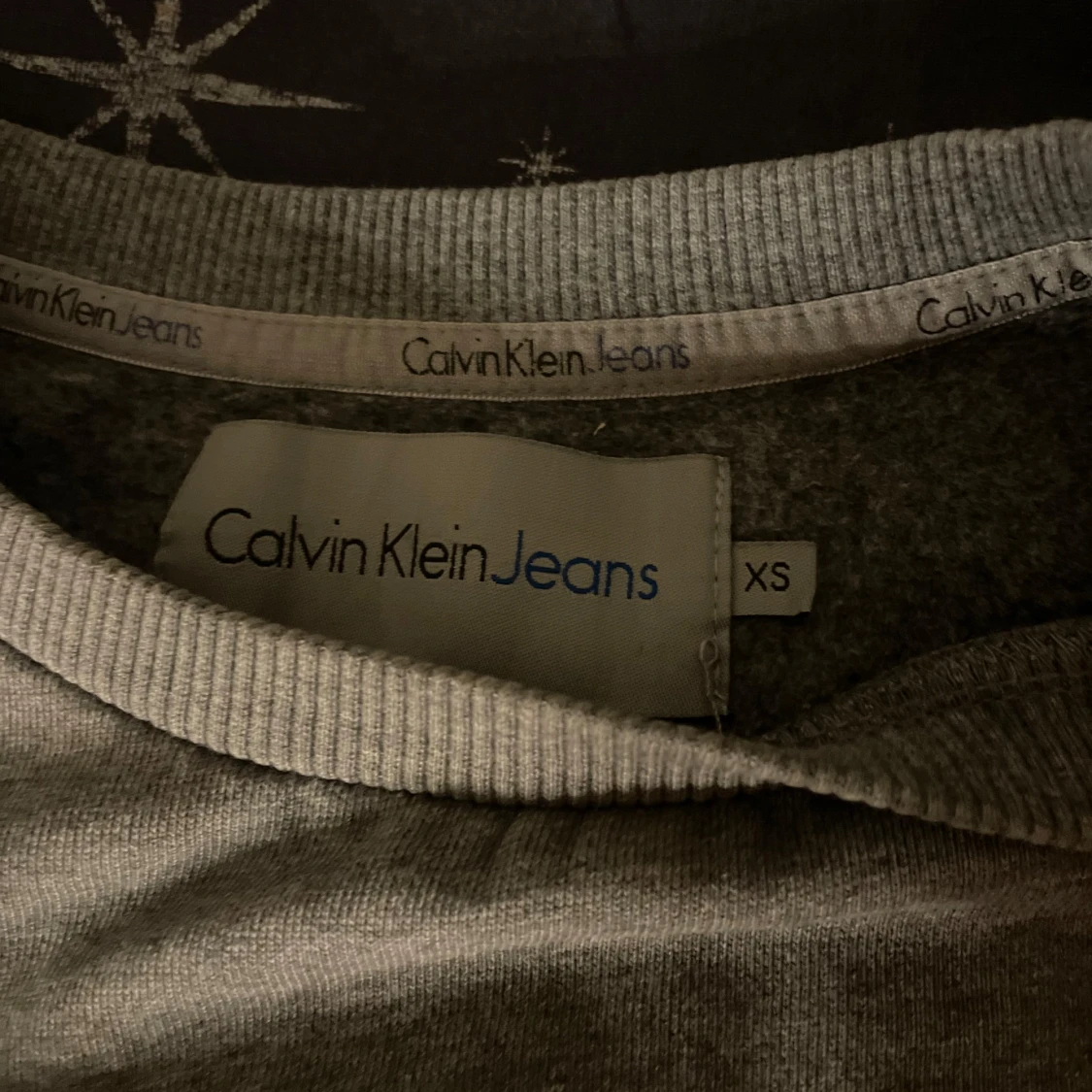 Grå sweatshirt från Calvin Klein Jeans - 90