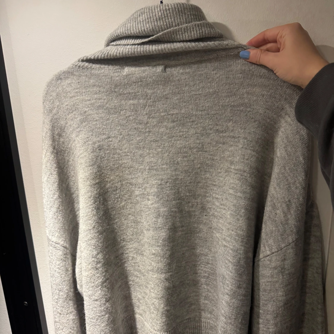 Grå polotröja från BikBok - 90