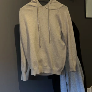 Merino ull hoodie - säljer min feta merino ull hoodie använd circka 3 gånger då den nt passade mig på storlek s