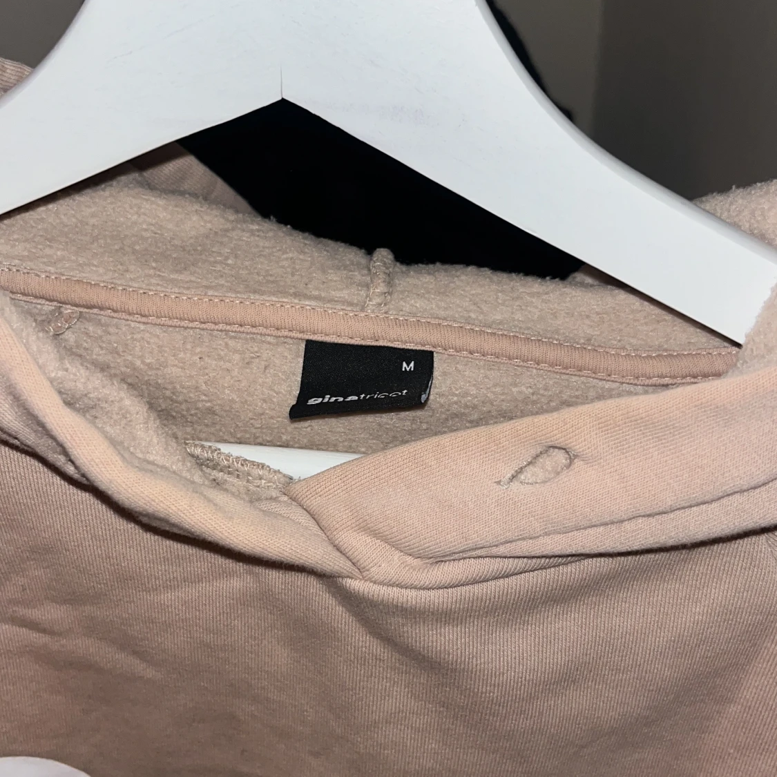 Beige hoodie från Gina Tricot - 90