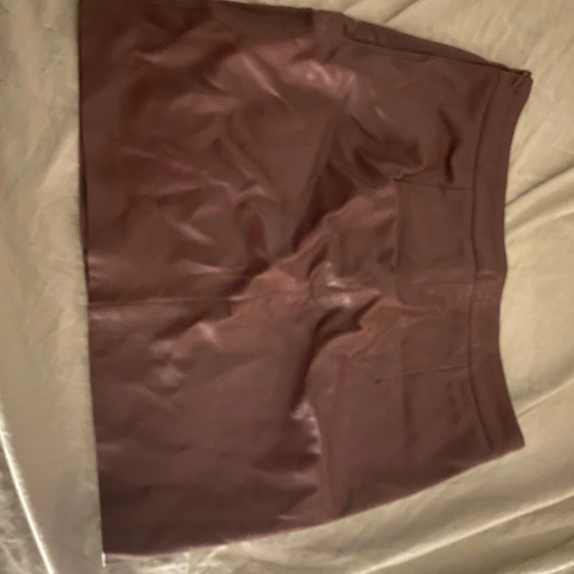 Brun (faux) skinnkjol - 90