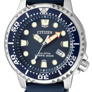 Citizen BN0151-17L Eco-Drive Promaster Sea 44mm 200M - Citizen Eco-Drive dykarklocka med 200m vattentäthet. Den har en robust silverfärgad boett och en mörkblå urtavla med lysande markeringar. Utrustad med en blå gummirem och en tydlig datumvisning. Perfekt för äventyr under vattnet.