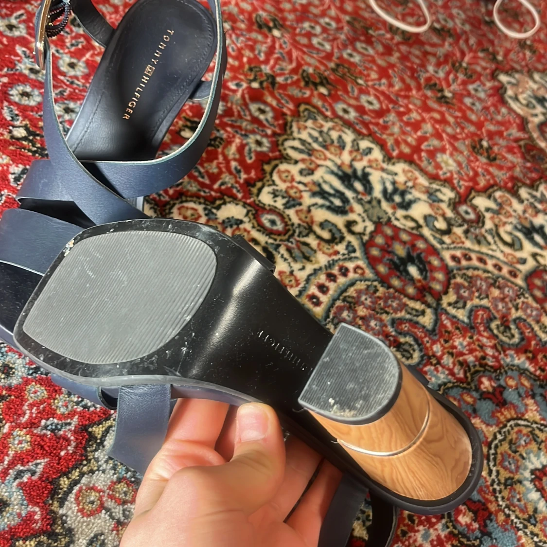 Svarta sandaler med klack från Tommy Hilfiger - 91