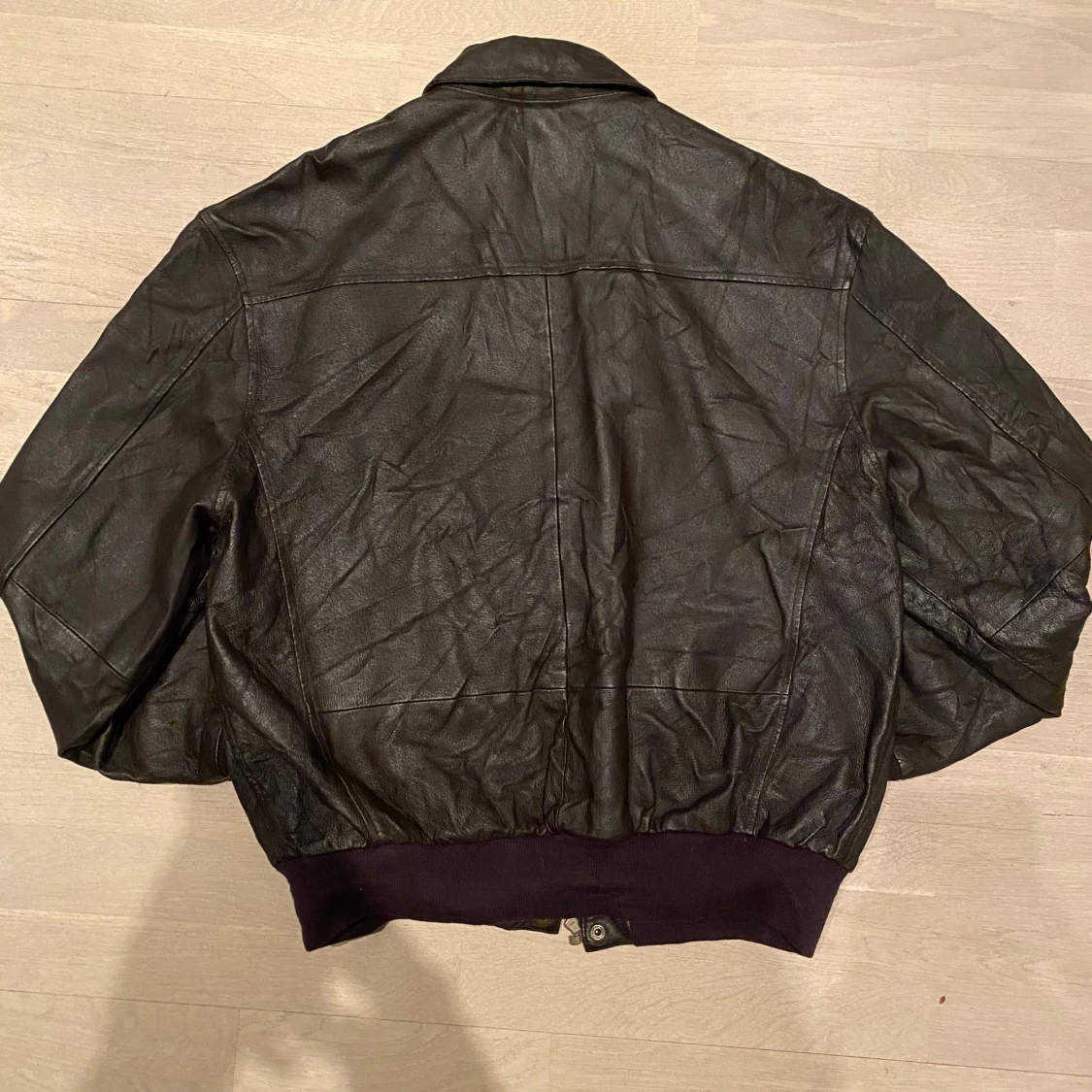 Brun  skinnjacka från Airborne - 90