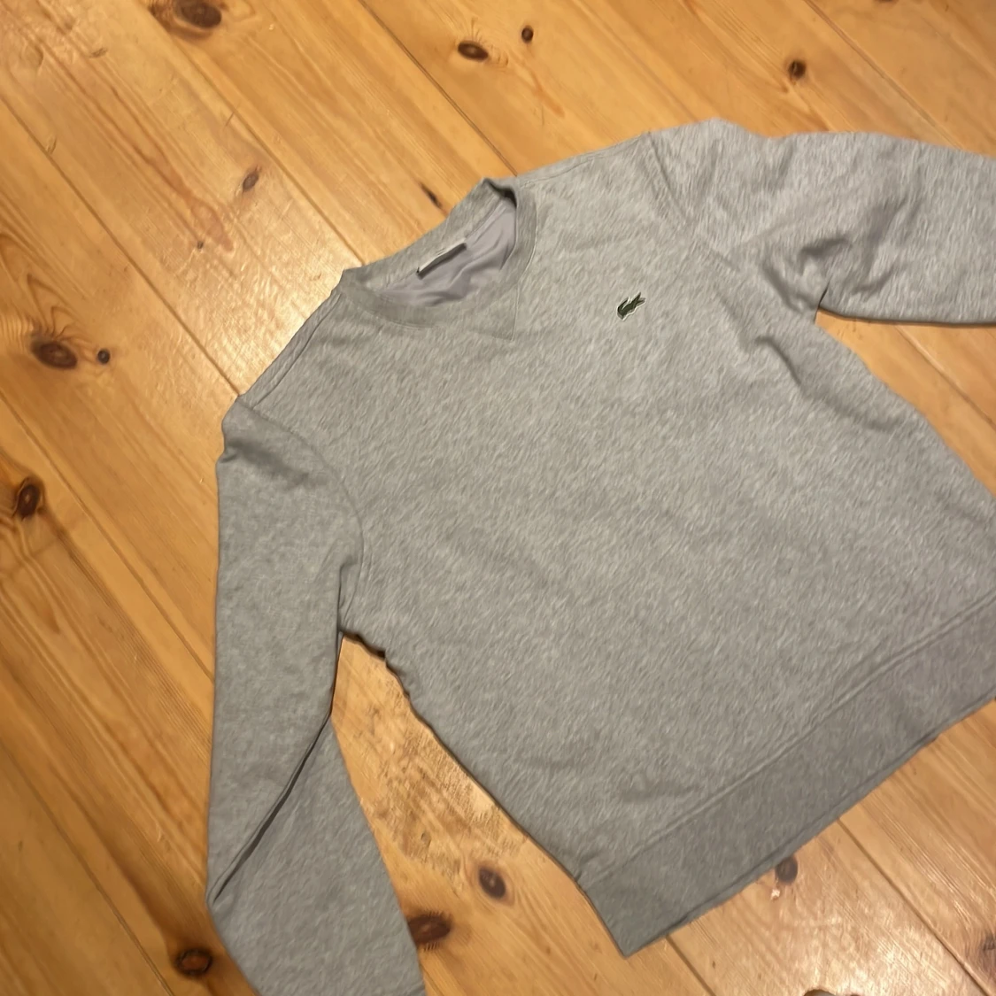 Grå lacoste sweatshirt   - 91