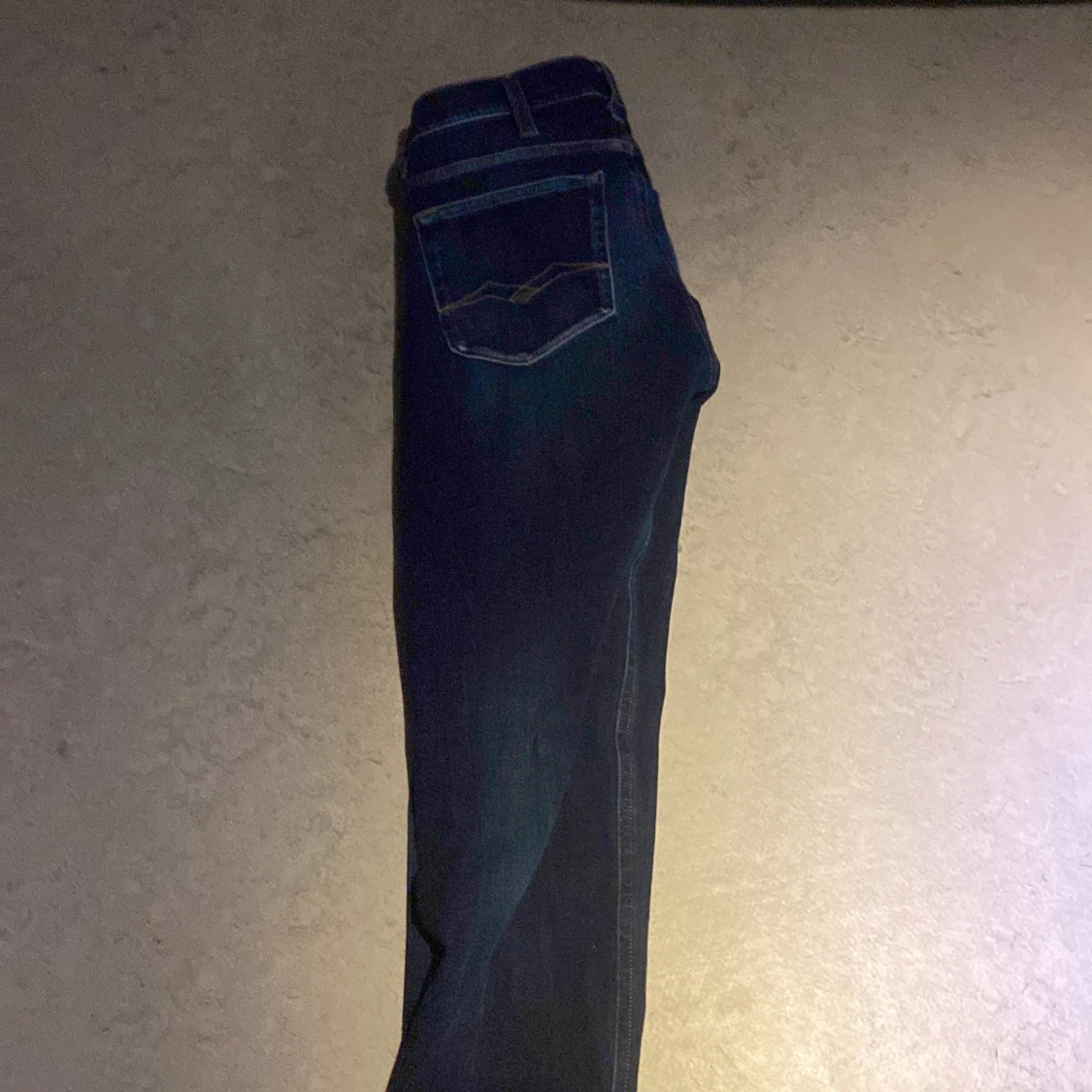 Mörkblå jeans från Replay - 92