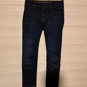 Nudie jeans - Säljer dessa snygga jeans från nudie. De är i storlek w30 L32 och är otroligt snygga. De är i jätte bra skick och har inget tecken på användning
