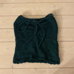 Mörkgrön topp - Mörkgrön topp från Zara i storlek xs. Bra passform! Använd ett fåtal gånger, skriv privat vid frågor❤️