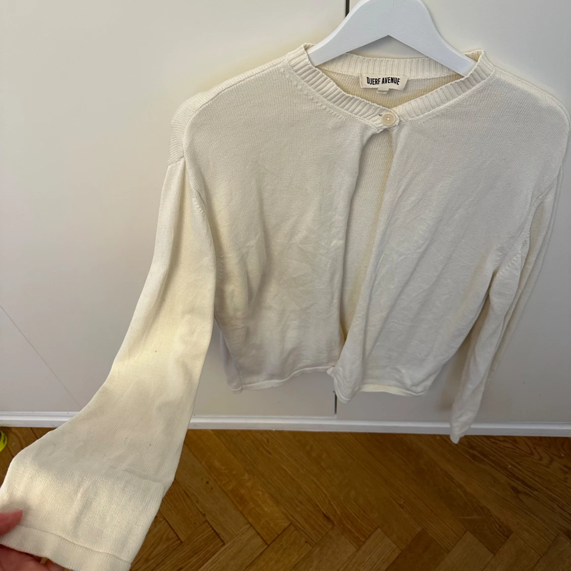 Djerf Avenue Button Up Cardigan Cream - 90