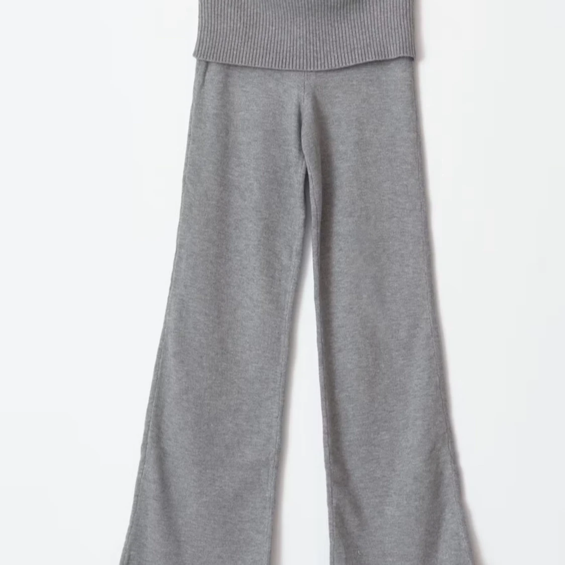 Grå stickade byxor  - 1
