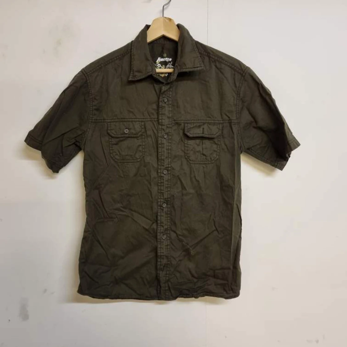 Olivgrön kortärmad skjorta från Liberto