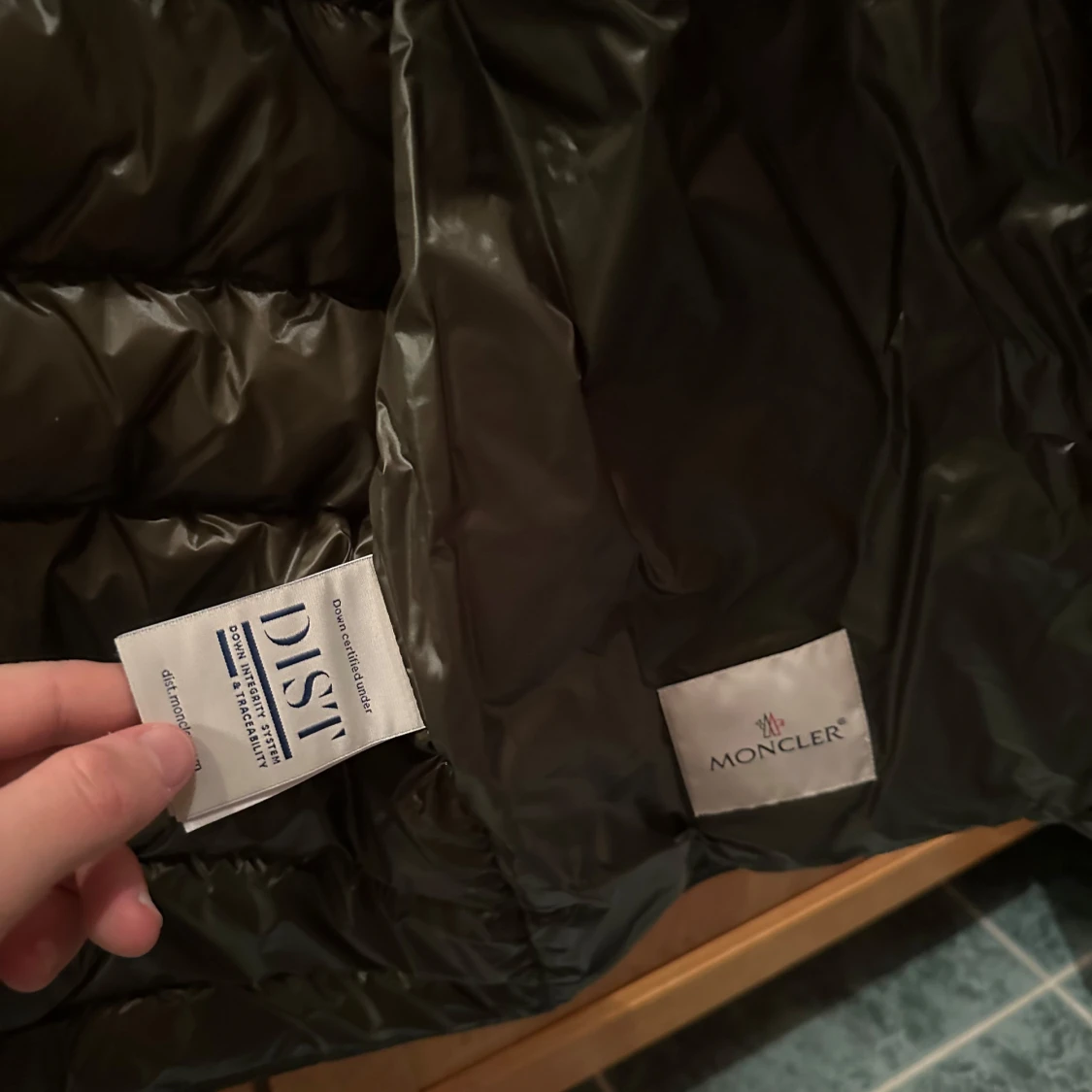 Grön GUI väst från Moncler - 2