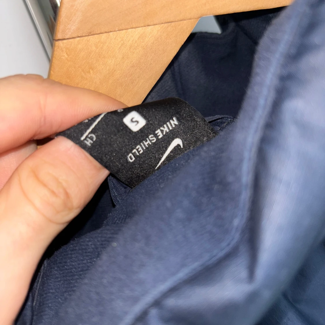 Mörkblå vindjacka från Nike - 2