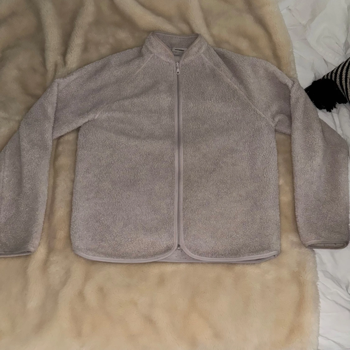 Beige fleecejacka från Weekday - 1