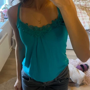 Söt vintage topp - Köpt här på Plick, fint skick 💕.