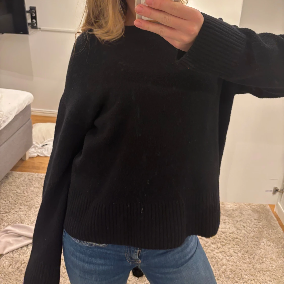 Svart stickad tröja  - 1