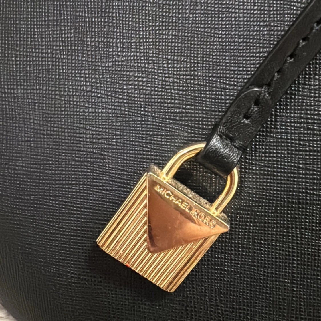 Svart michael kors väska - 3