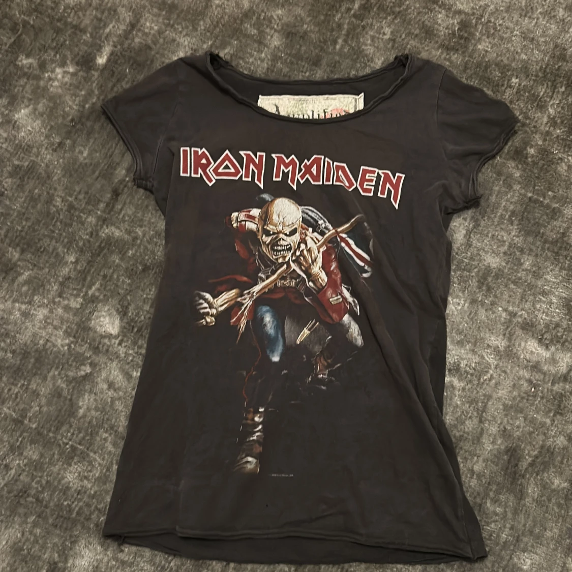 Grå Iron Maiden t-shirt från Amplified