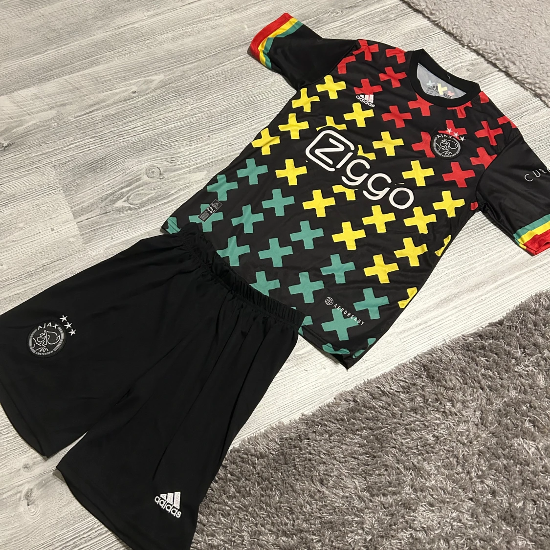 Ajax fotbollströja med Bob Marley på ryggen 