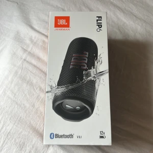 JBL FLIP 6 Högtalare  - Säljer en jbl högtalare jag vann på jobbet, helt oöppnad, ny pris ligger på 1200kr 