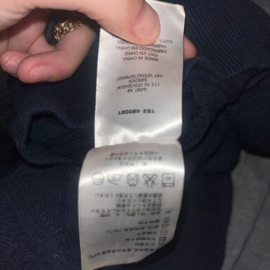 Mörkblå kabelstickad tröja från GANT - 1