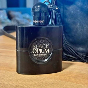 Ysl Opium vanilla 50 ml  - Använd ca 4-5 ggr. 