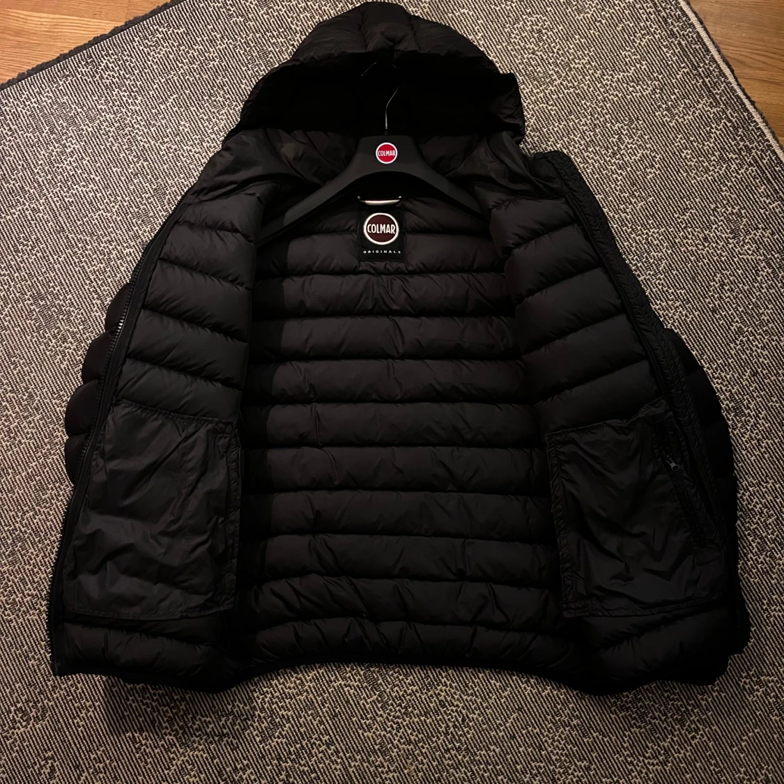 Svart dunjacka från Colmar - 90