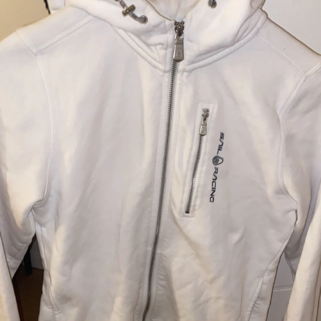 Vit jacka från Sail Racing