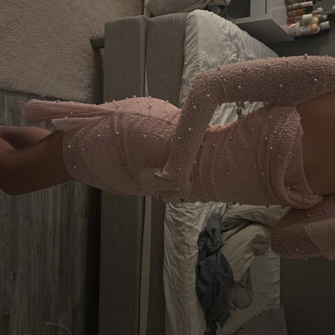 Rosa pärlbeströdd klänning - 92