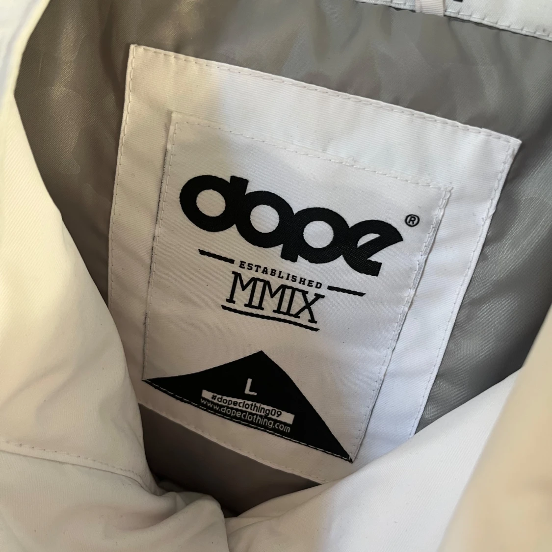 Vit vindjacka från Dope - 93