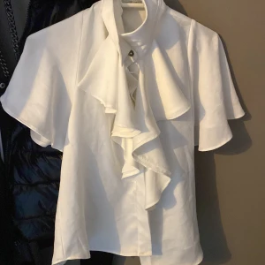 Vit Zara blus  - Super snygg Zara blus 