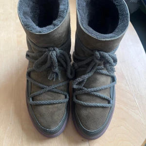 Gröna boots från Inuikii - Vill främst byta mina inukkis eftersom jag köpte i för stor storlek, dem är nyskick