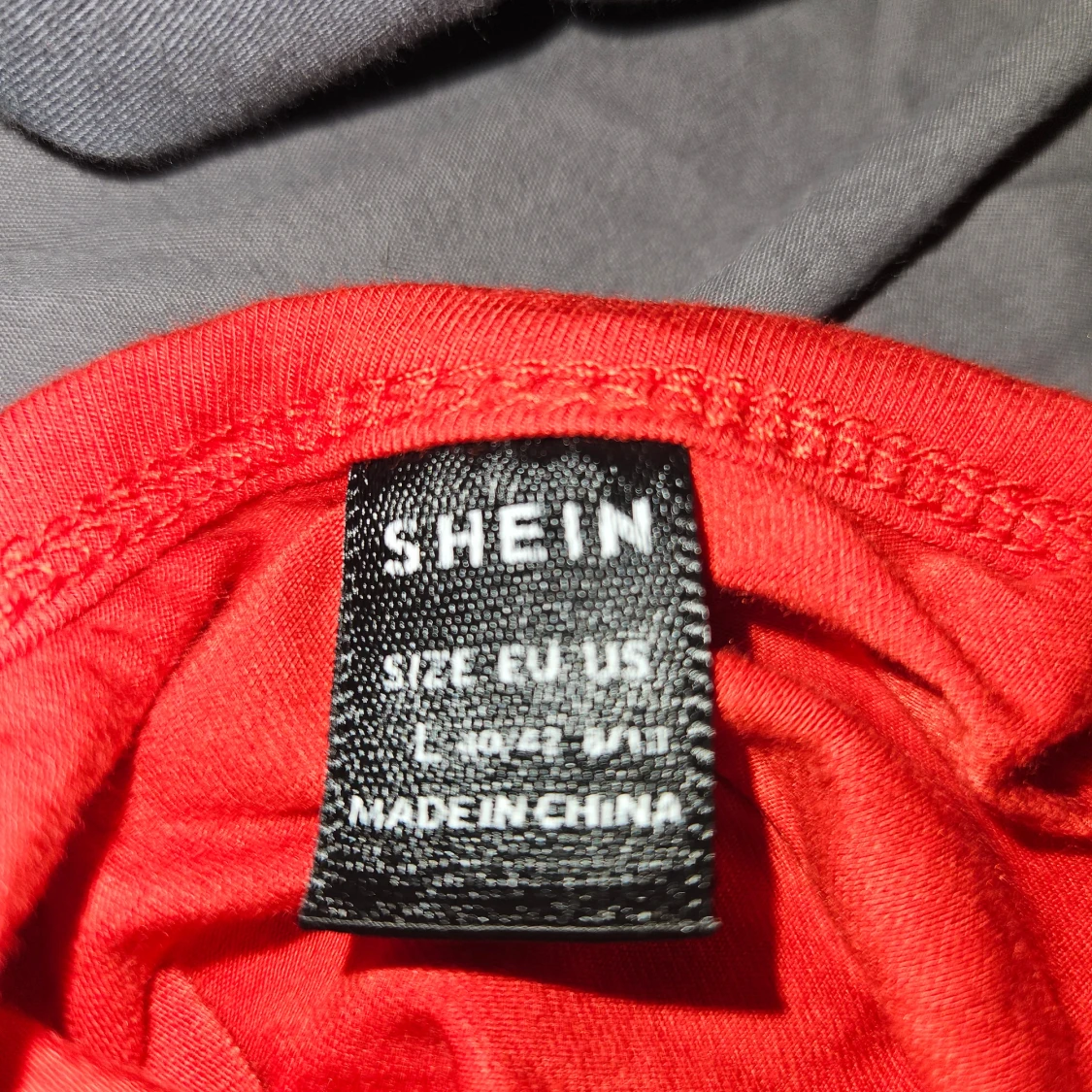 Röd kortärmad topp från Shein - 92