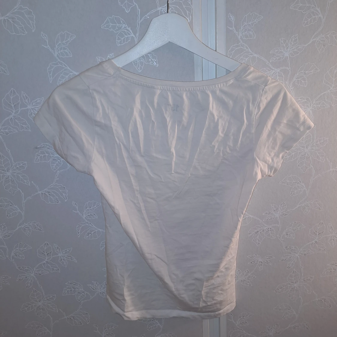 Vit t-shirt från 157 - 90