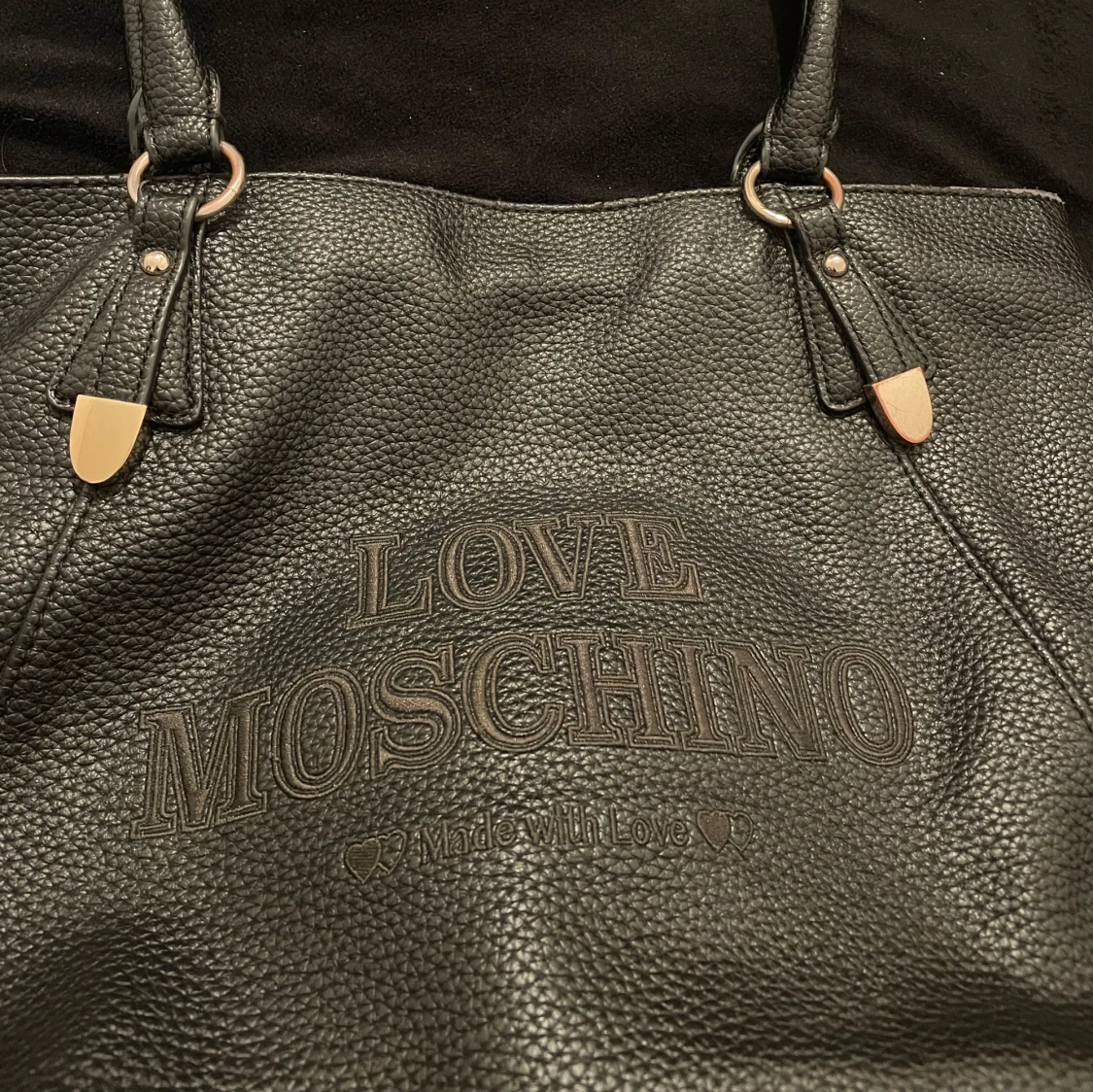 Svart axelväska från Love Moschino - 90