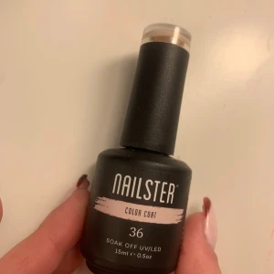 Nagellack från Nailster - Snyggt nagellack från Nailster i färgnummer 36.  Helt oöppnad. Passar för UV/LED-lampa.